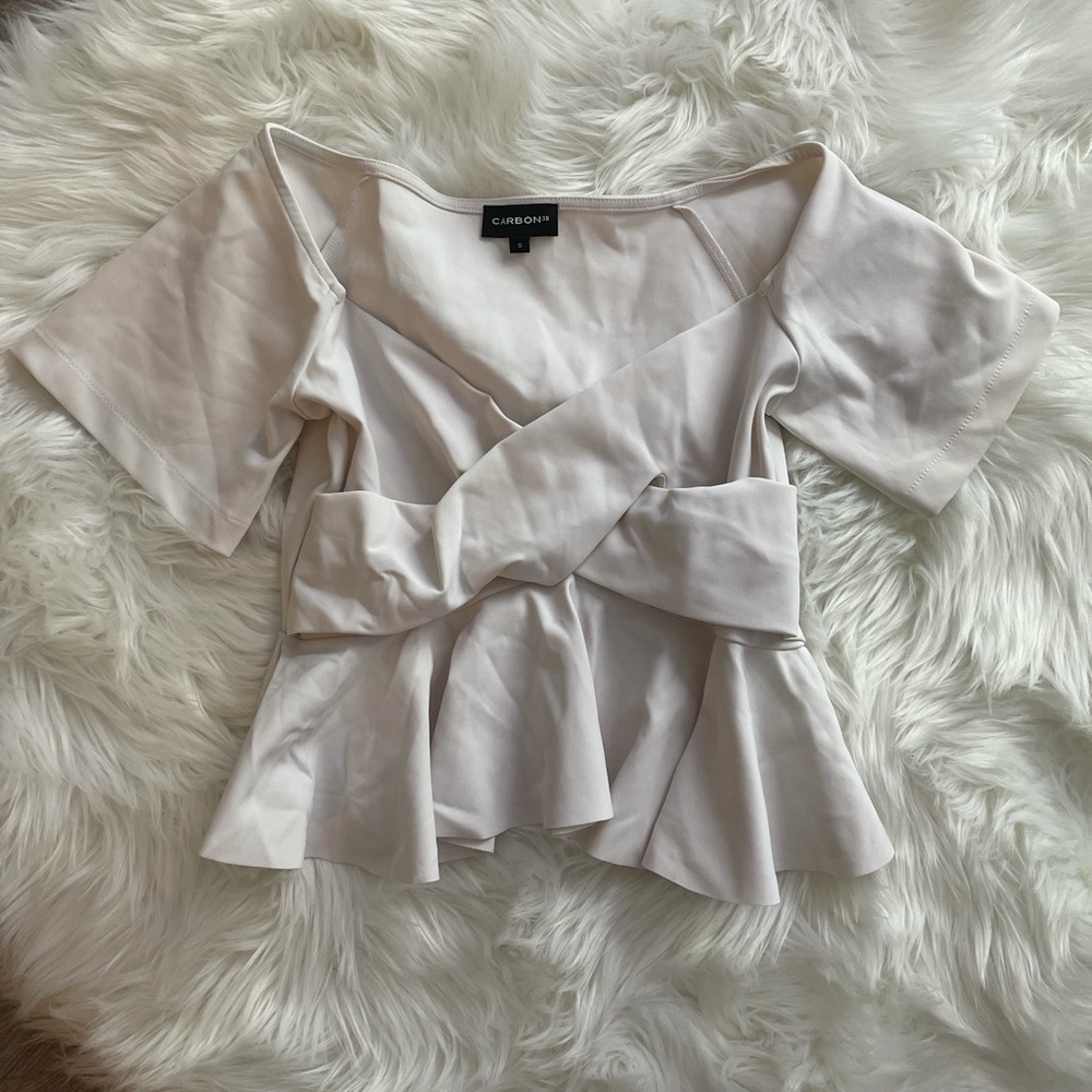 Carbon 38 cross over crop peplum top